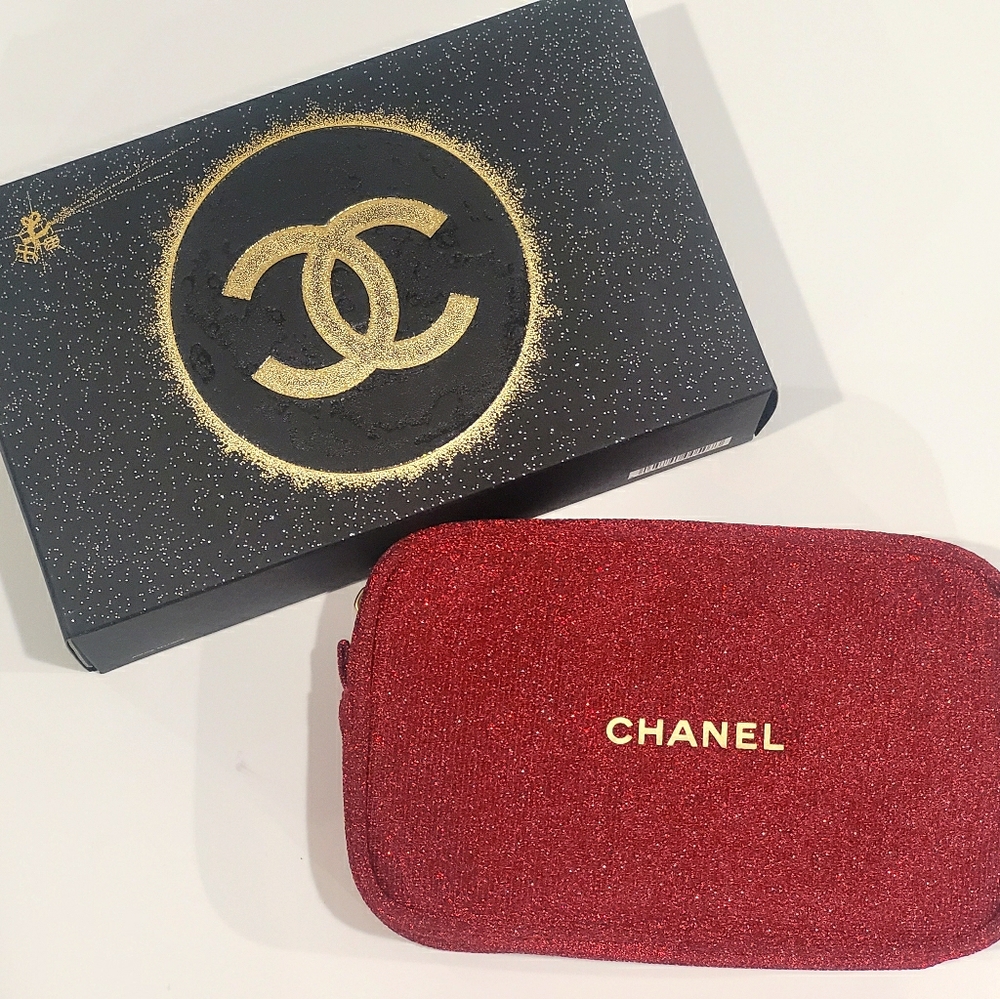 Chanel Makeup Bag Holiday 2020 *Limited Edition*